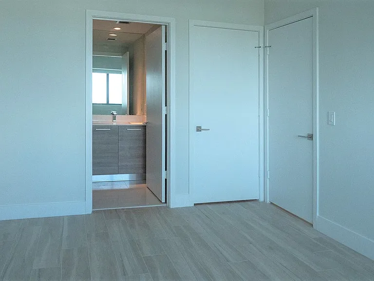 650 NE 32nd St #1102 — Photo 14