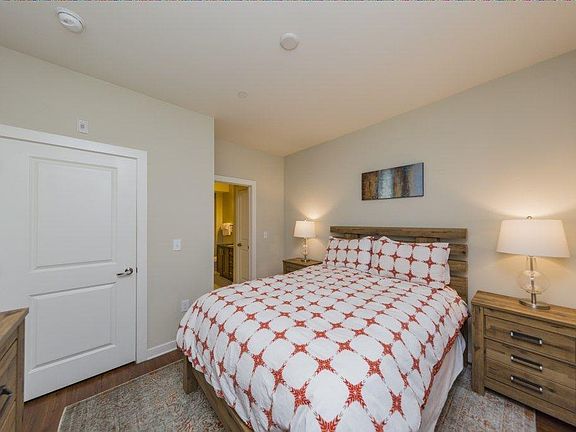 4th image of 2943 Cassady Ct S