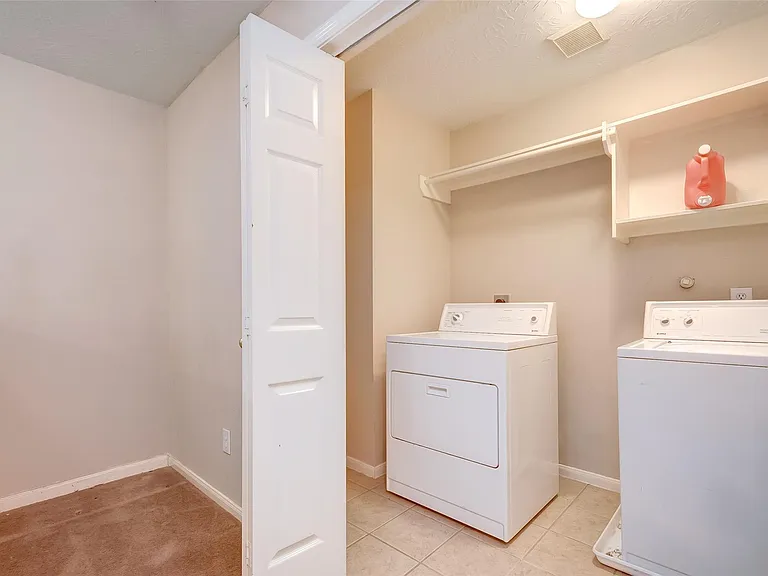 731 Annies Way — Photo 26