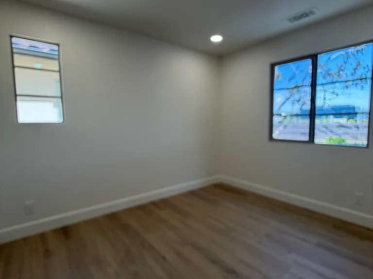 1321 Dahlia Loop — Photo 4