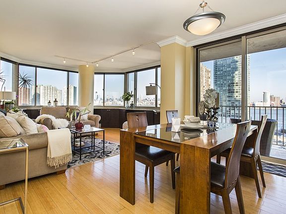 4th image of 1 2nd St APT 1212
