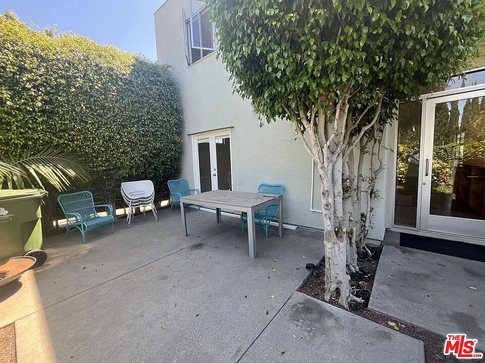 2 bed, 2.5 bath, 2069 sqft, $8,995 — Photo 4