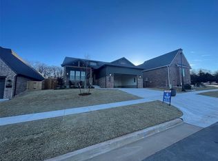 1008 Statehood St, Edmond, OK 73034