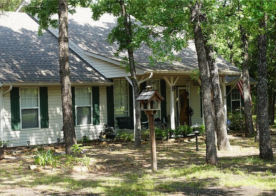 2nd image of 1748 Hollow Way Ln
