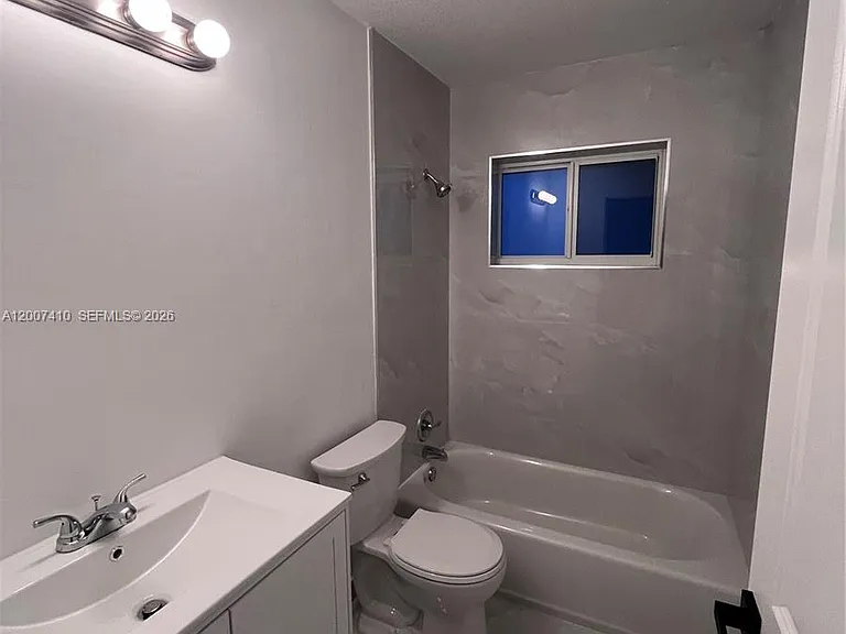 10058 SW 156th Ct — Photo 10
