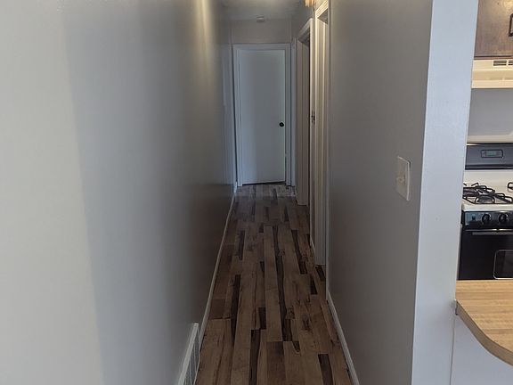 3rd image of 905 Madison St #B