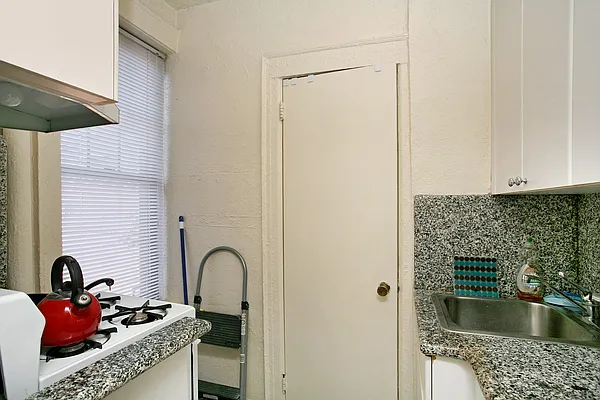 Rented by Corcoran | media 7