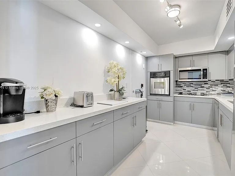 4001 S Ocean Dr #16P — Photo 47