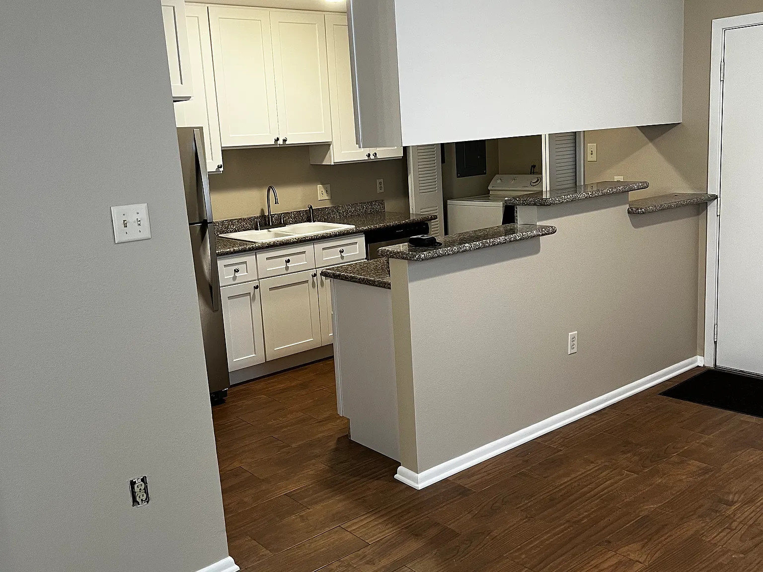 2 bed, 1.5 bath, 1098 sqft, $1,475 — Photo 4