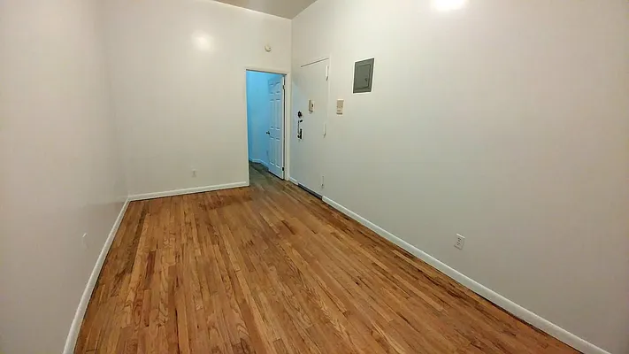 Rented by Keller Williams NYC | media 22