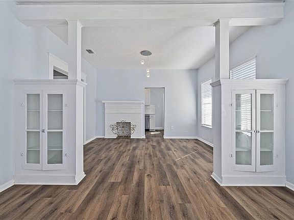 4th image of 1103 N Willow Ave