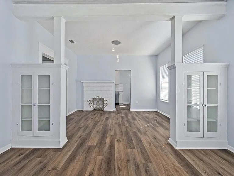 1103 N Willow Ave — Photo 4
