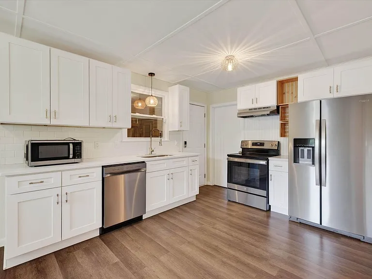 37 Hillsboro Rd — Photo 11