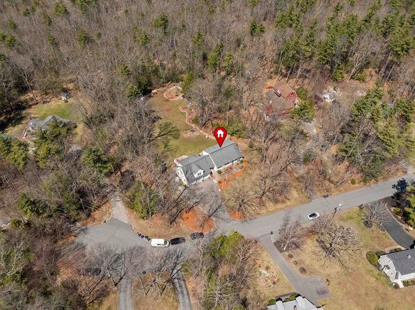 31 Country Road, Hampstead, NH 03826