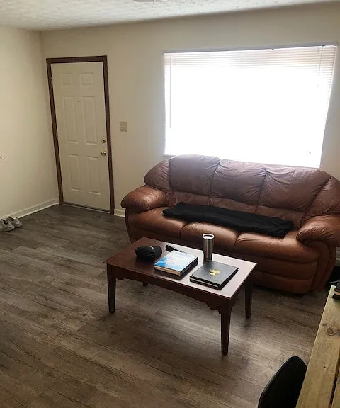 1201 Buffalo St #9 — Photo 3