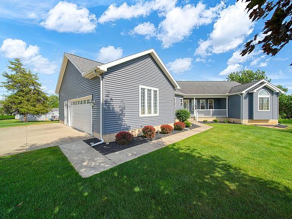 3rd image of 149 Hawthorne Dr