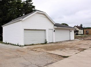 2120 Broadway St, NEW HOLSTEIN, WI 53061
