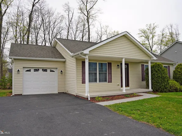 122 Sinker Dr, Inwood, WV 25428