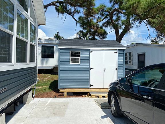 4th image of 431 56th Avenue Dr W