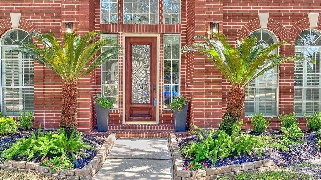 4 bed, 3.5 bath, 3419 sqft, $3,700 — Photo 4
