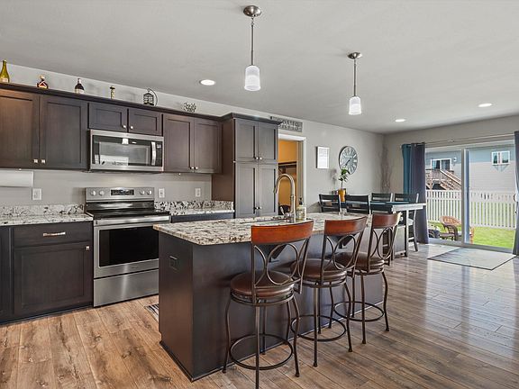 2nd image of 125 Crooked Tree Dr