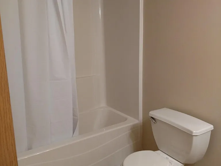 821 Creekside Cir — Photo 8