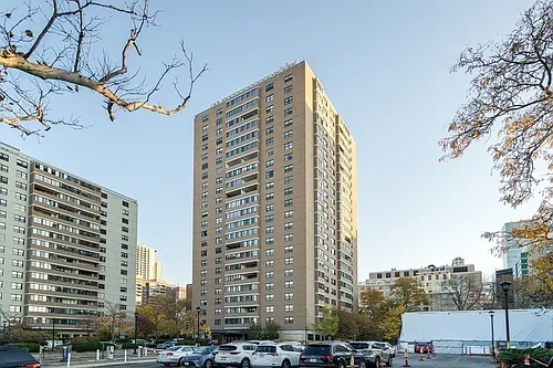 8 Whittier Pl Photo 1
