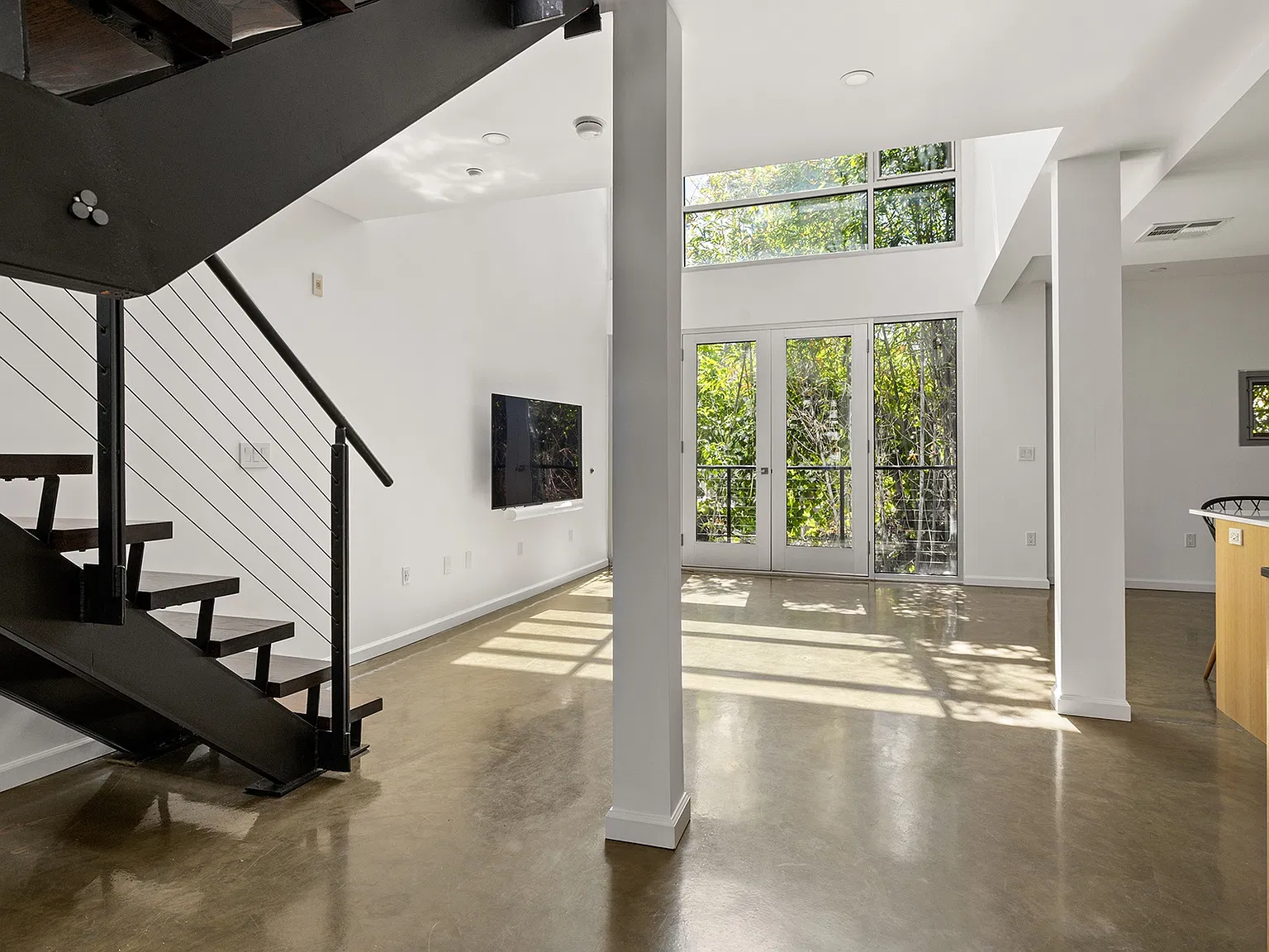 2 bed, 1680 sqft, $6,250 — Photo 2