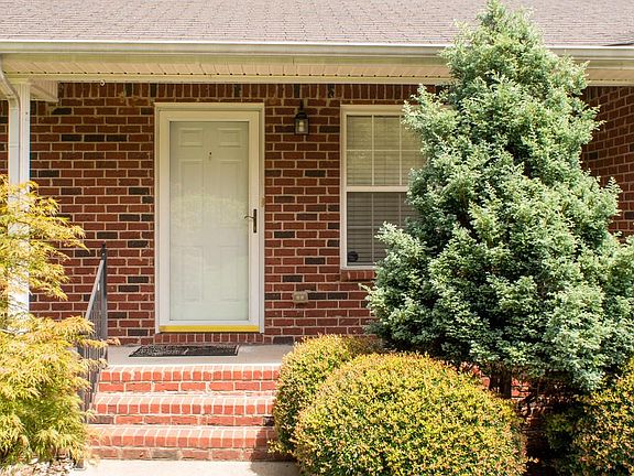 3rd image of 412 McCoy Ct