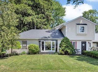 326 Coronado Dr, Tecumseh, ON N8N 2E4