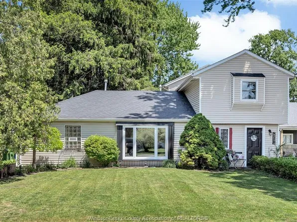 326 Coronado Dr, Tecumseh, ON N8N 2E4