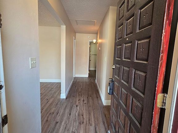 3rd image of 3722 W Hillsdale Ave