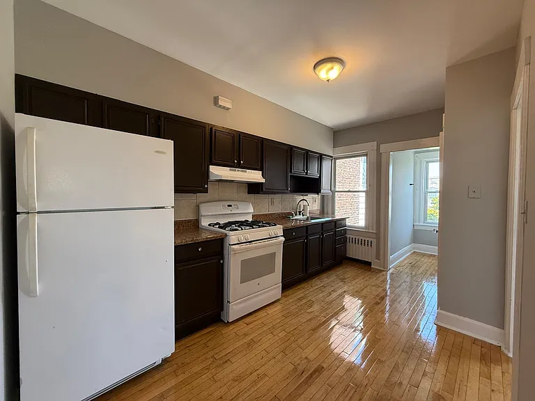 95 W 52nd St #2 — Photo 6