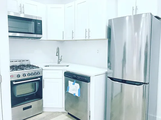 Rented by Lang Realty LLC | media 36