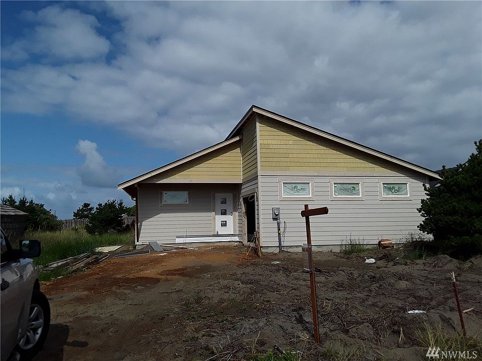 1st image of 1129 Fairwood Dr SE