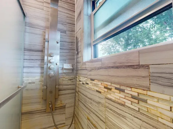 150-20 Jewel Avenue image 24 of 26