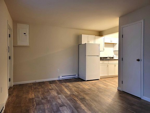 4th image of 675 E Main St APT B2