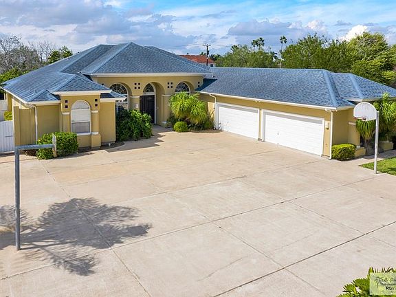 3rd image of 707 Orange Ln #8-9