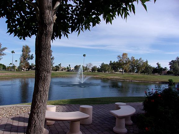 3rd image of 7401 W Arrowhead Clubhouse Dr Unit 1062