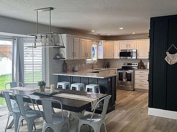 5th image of 951 N Rattler Rd