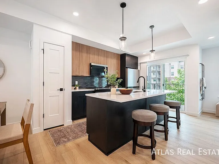 240 Osiander Street — Photo 4