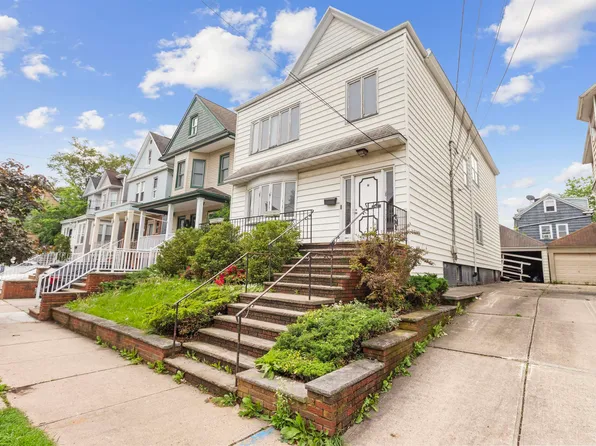 42 E 40th St, Bayonne, NJ 07002