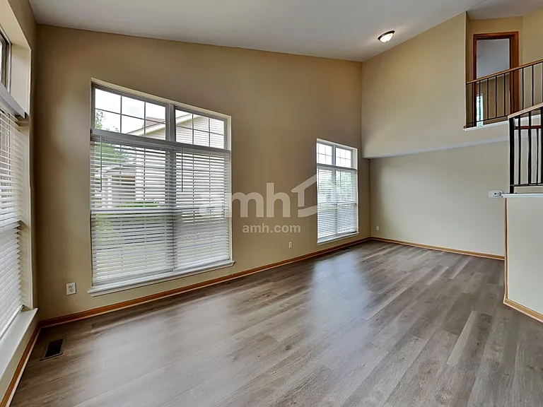 14233 S Hillsdale Ct — Photo 8