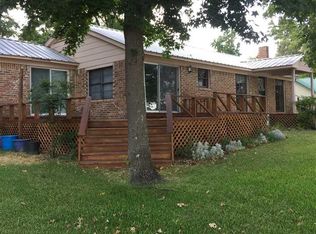 229 Wilcox St, Mt Vernon, TX 75457