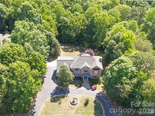 381 Lake Forest Dr, Taylorsville, NC 28681
