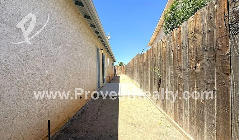 8914 I Ave #D — Photo 15