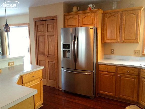 4th image of 4403 Great Oaks Dr