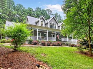 299 Winding Shore Rd, Troutman, NC 28166