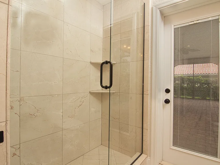 7725 Apple Tree Cir — Photo 25