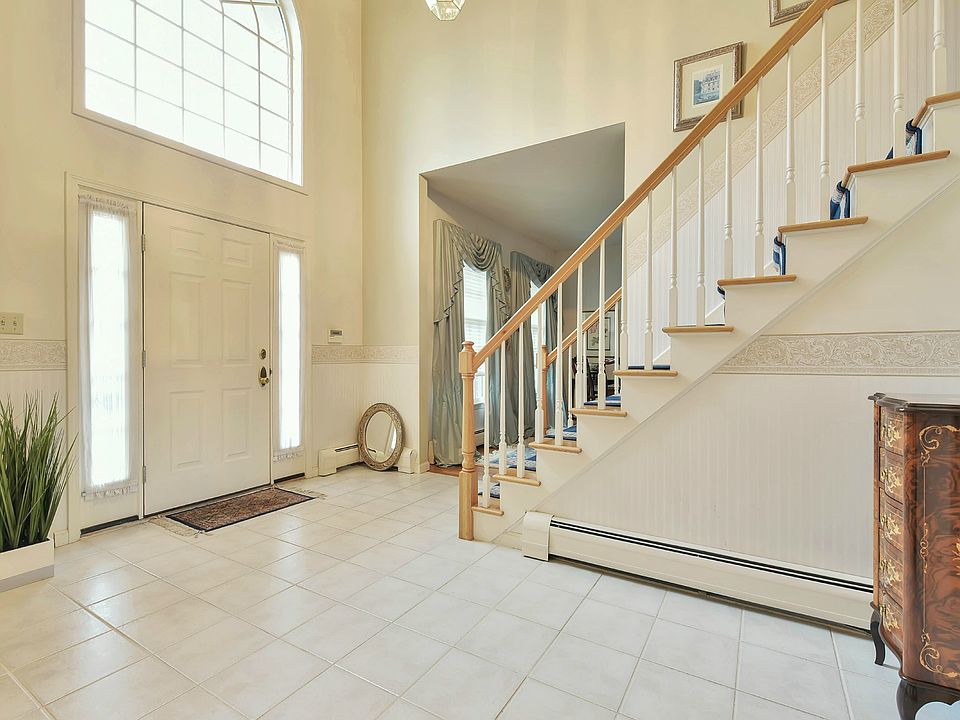 1st image of 80 Karen Ln